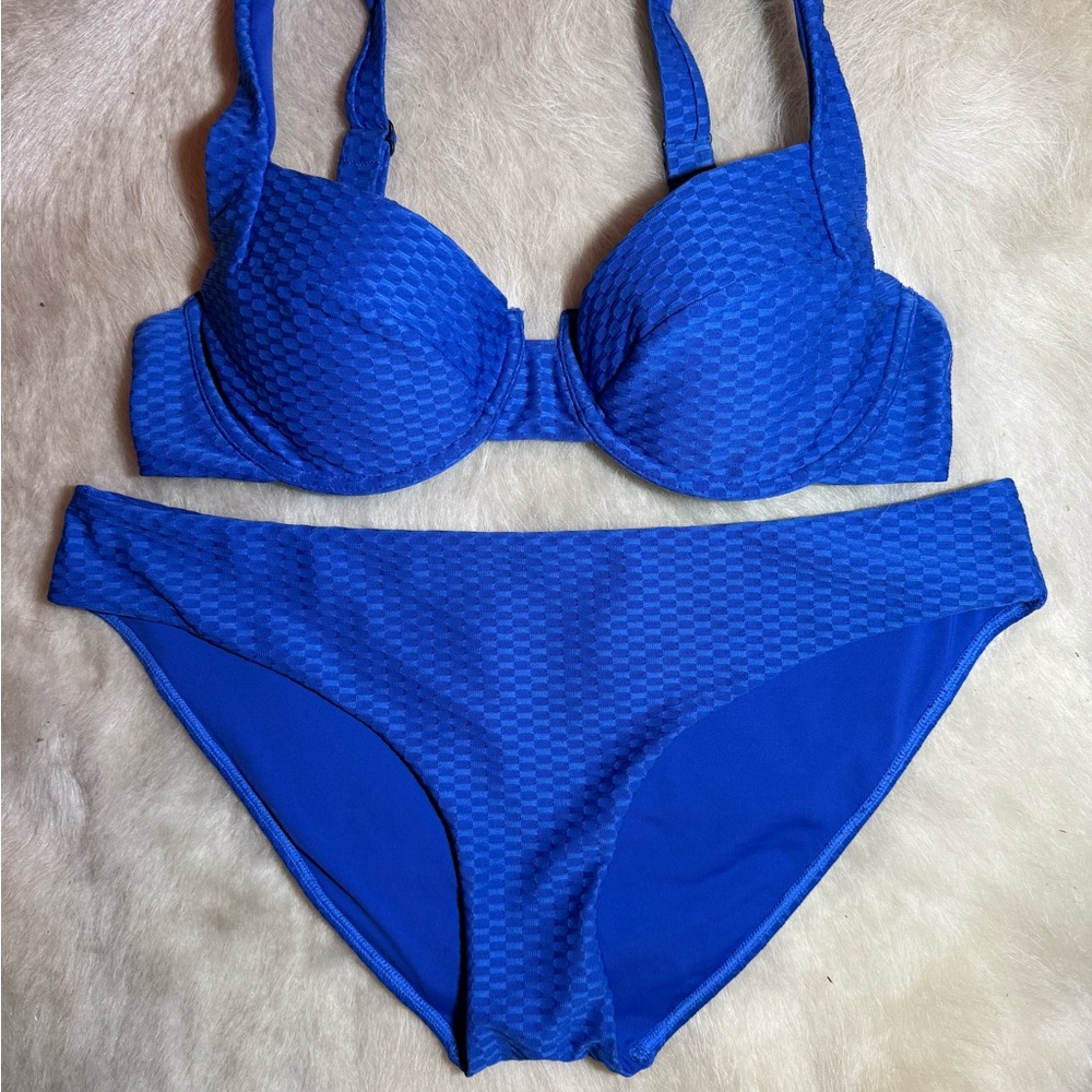 Vetchy Women's Blue Textured Bikini Set. Like new and in very good condition.